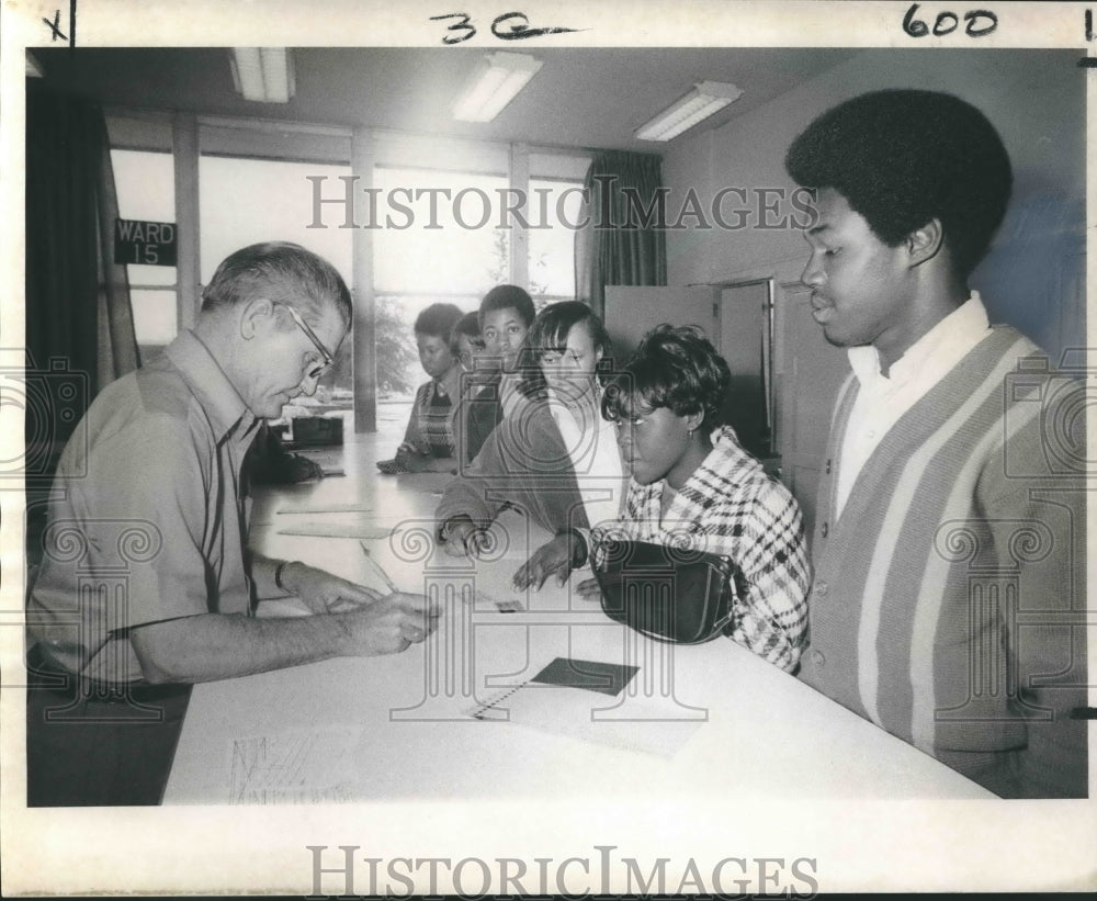 1971 Press Photo Students of George Washington Carver Senior High School- Historic Images