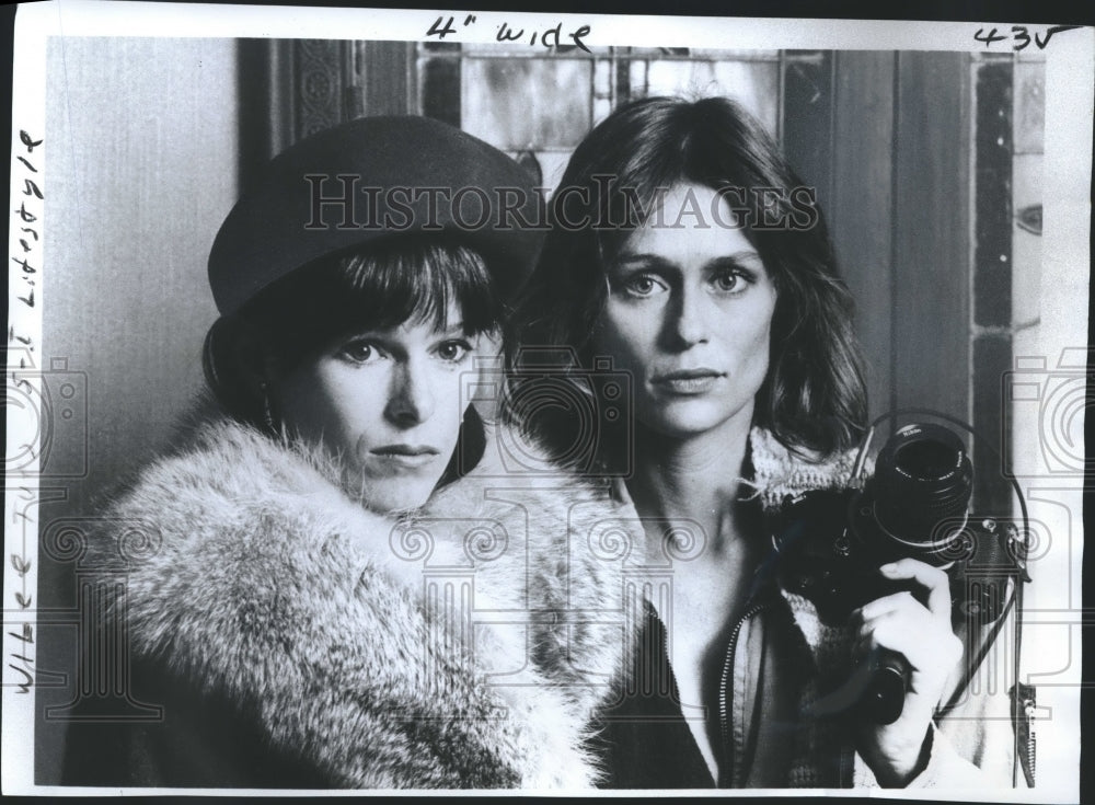 1977 Press Photo Geraldine Chaplin and Lauren Hutton, Scene from Welcome to L.A.
