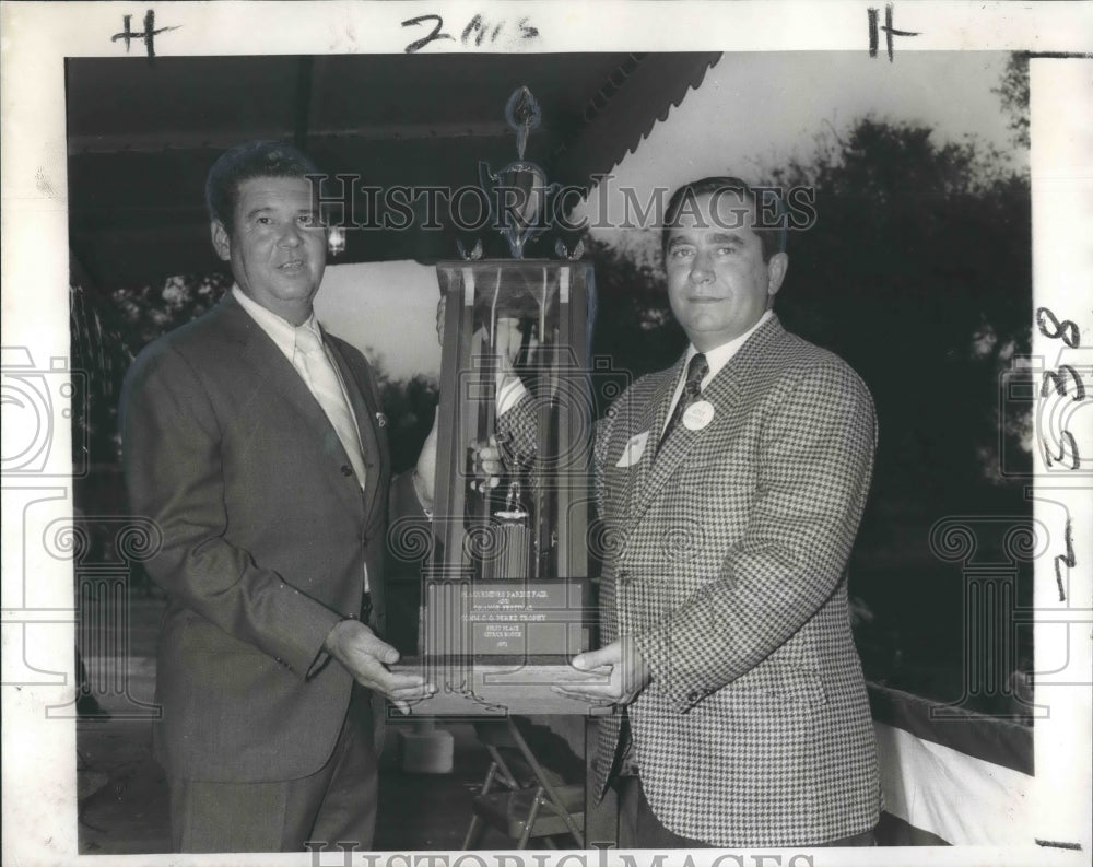 1971 Press Photo Rene Chauvin wins trophy at Orange Festival from Chalin Perez- Historic Images