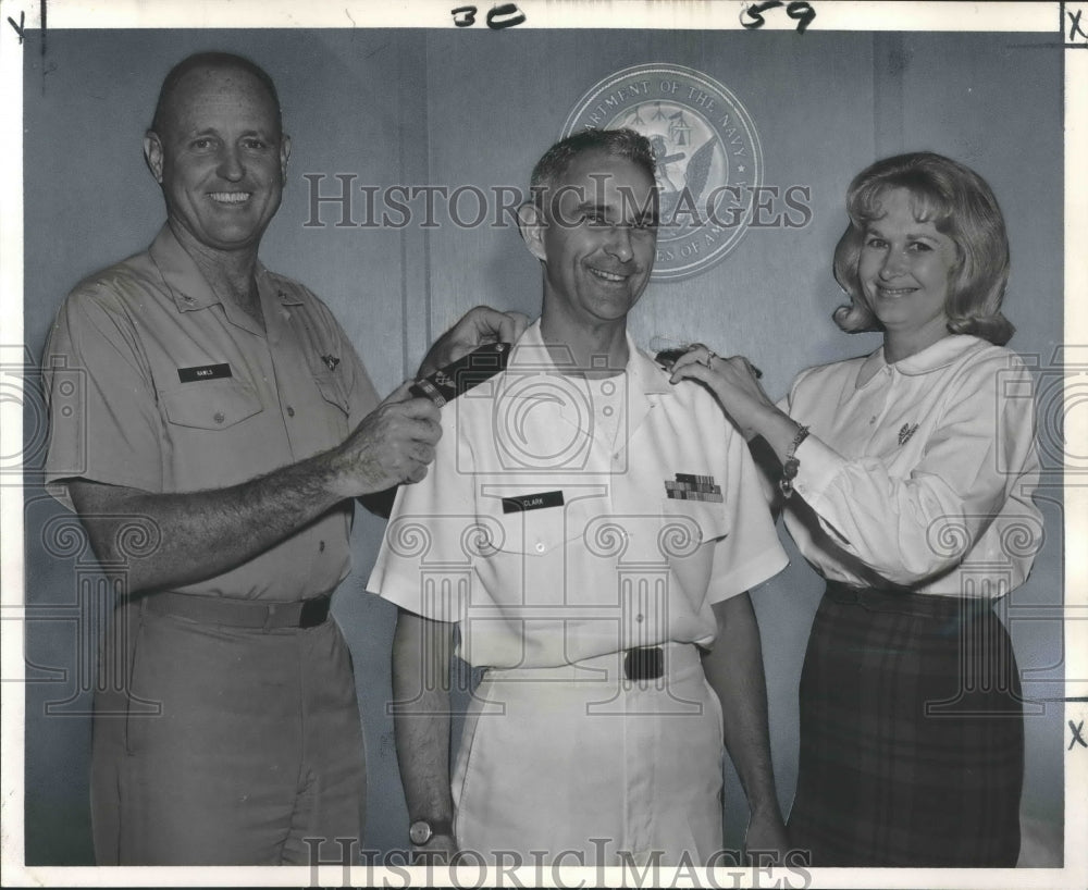 1965 Press Photo U.S. Naval Auxiliary Air Station Chief officer Lloyd E. Clark