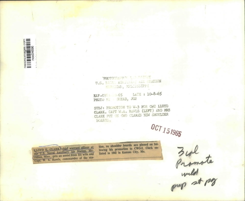 1965 Press Photo U.S. Naval Auxiliary Air Station Chief officer Lloyd E. Clark