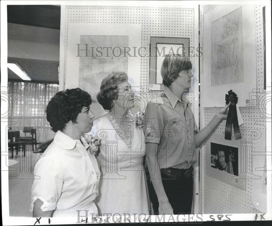 1978 Press Photo New Orleans Art Association officers pose with Clifton Chandler- Historic Images