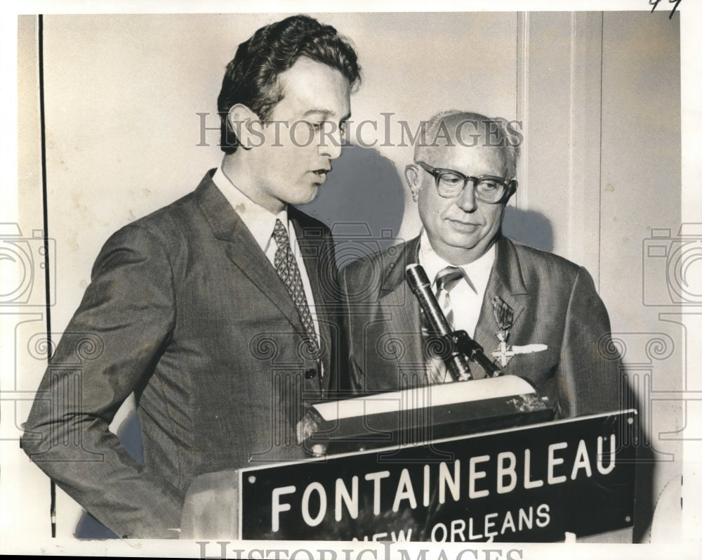 1973 Press Photo Frank Cicero and Italian Consul General Leopoldo ferri at Event- Historic Images