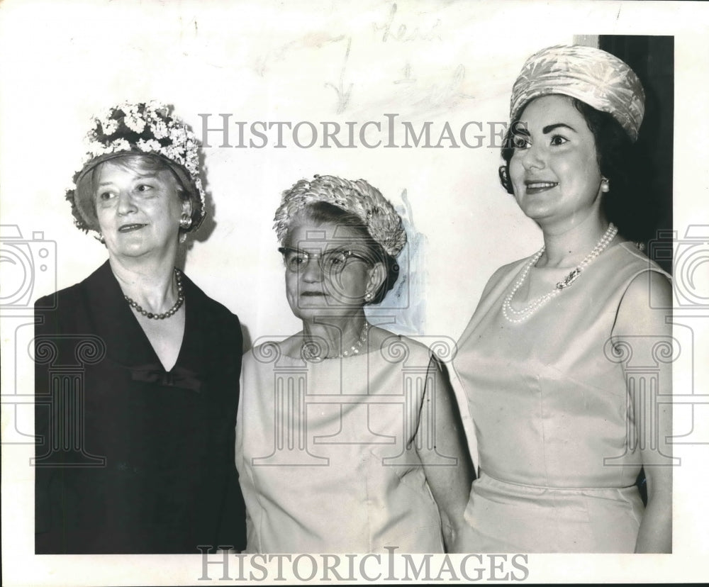 1965 Press Photo Protestant Home for Babies auxiliary, Mrs. Frank Chevalley