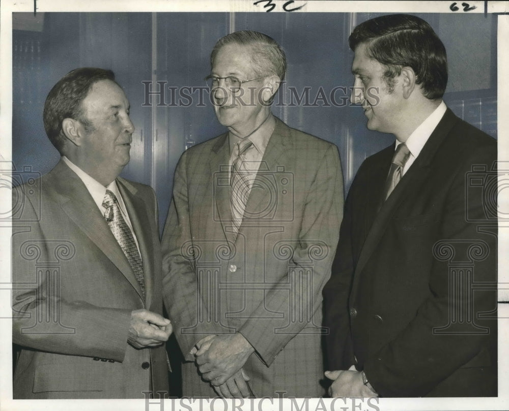 1971 Press Photo Doctor Charles G. Child with Others at Tulane Medical Center