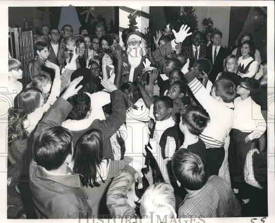1969 Press Photo St. Elizabeth's Children's & Milne Boys Homes' Christmas party