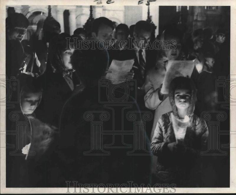 Load image into Gallery viewer, 1969 Press Photo Patio Planters 23rd annual Christmas carolers at Jackson Square

