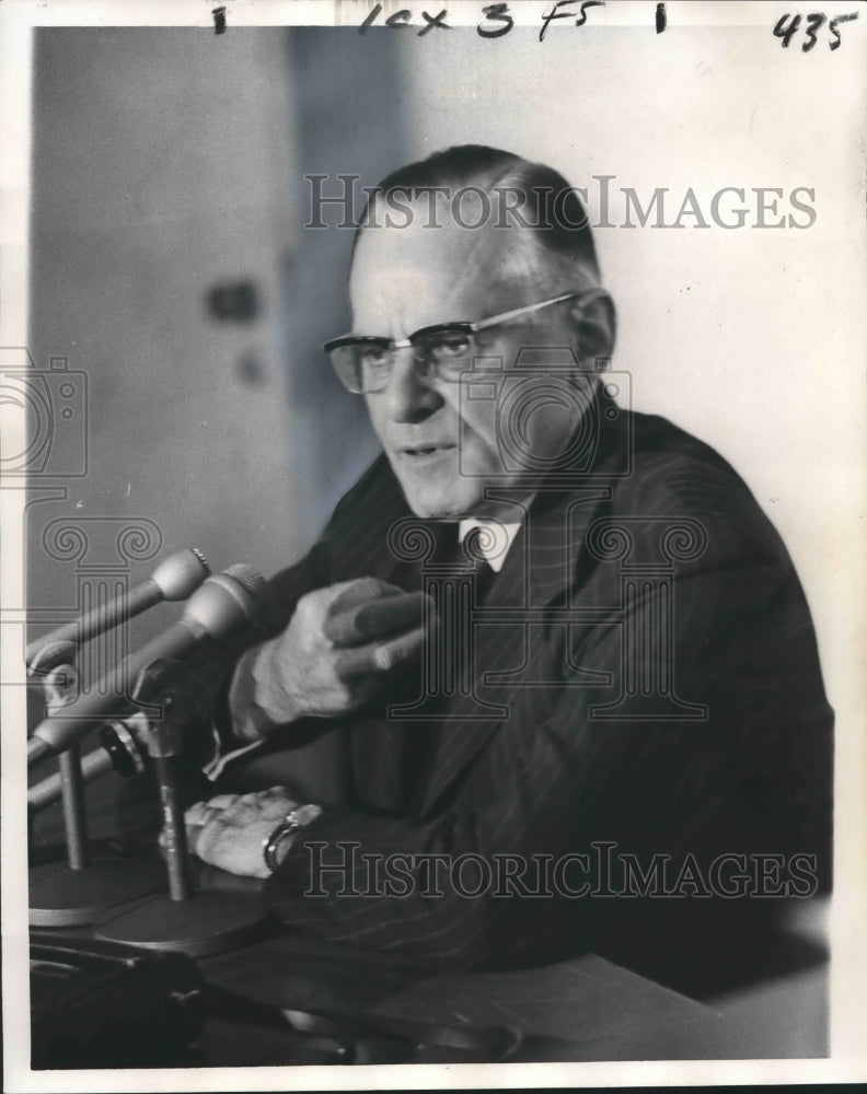 1974 Press Photo Secretary of Agriculture Earl Butz - noo05029