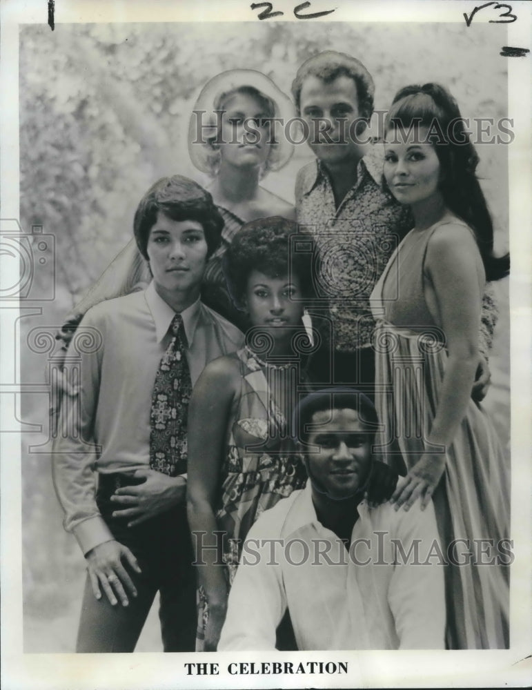 Load image into Gallery viewer, 1971 Press Photo Song and Dance Group "The Celebration" - noo05155
