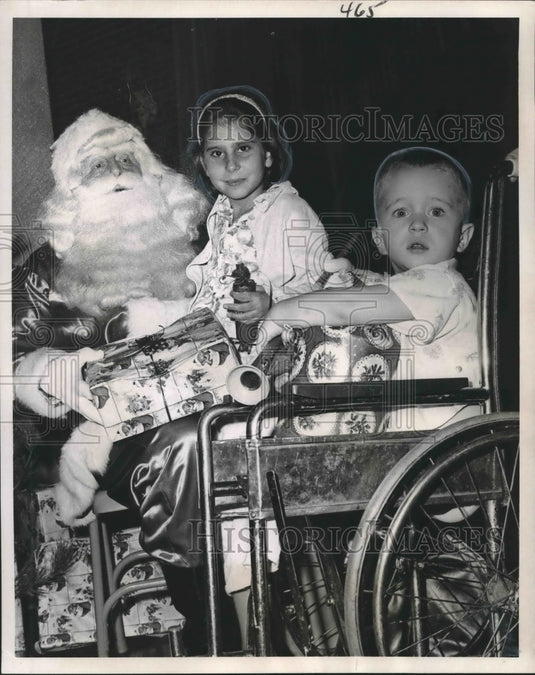 1965 Press Photo Christmas party for patients of Crippled Children's Hospital