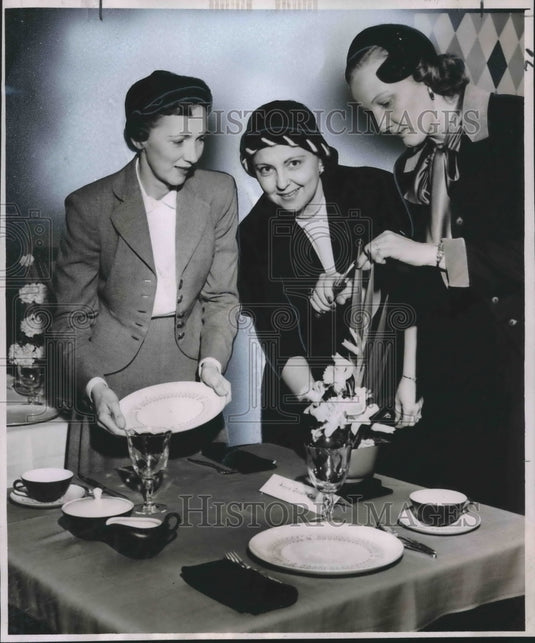 1956 Press Photo Aurora Garden Club members at "Morning Merrymakers" show
