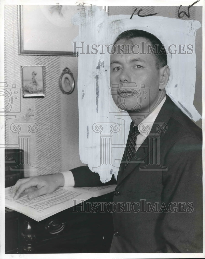 1962 Press Photo William Chute, Musician participating, Christmas Music Program