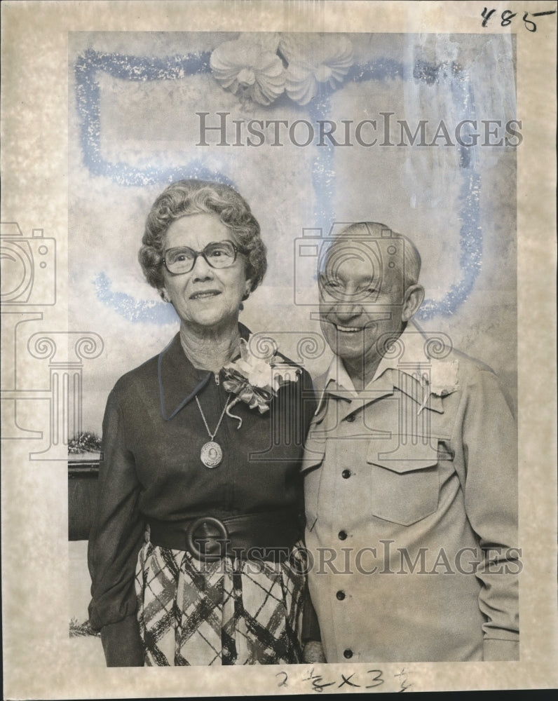 1977 Press Photo Mr. and Mrs. George Christopher on 50th Wedding Anniversary- Historic Images