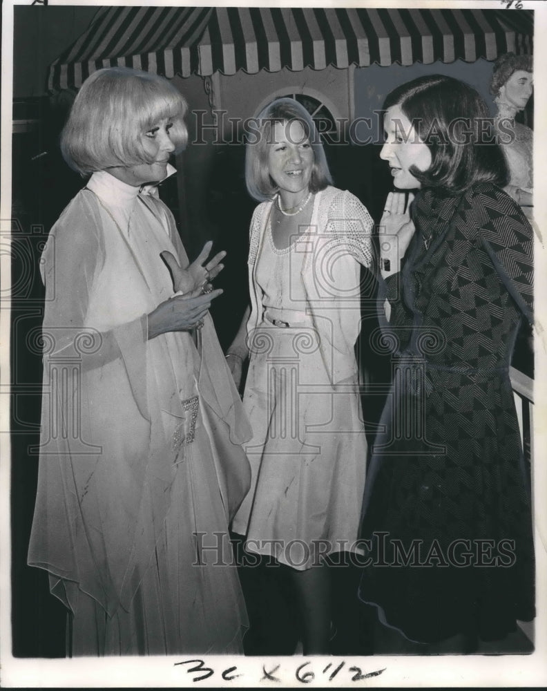 1973 Press Photo Carol Channing, Hetty Price, Pat Quin at Presbytere Event- Historic Images