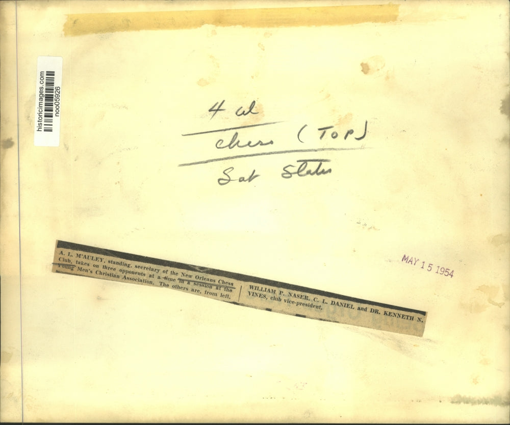 1954 Press Photo A.L. M'Auley of New Orleans Chess Club plays with three members