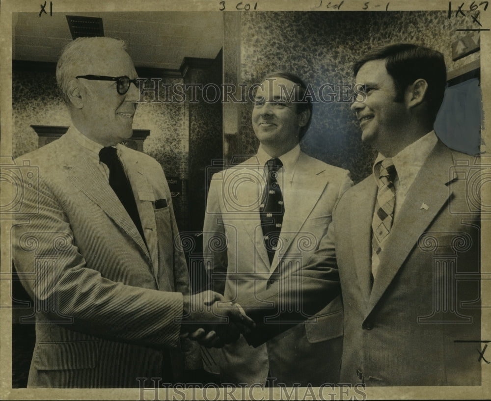 1974 Press Photo Scott P. Crampton, John R. Schupp, James J. O&#39;Connor at Meeting