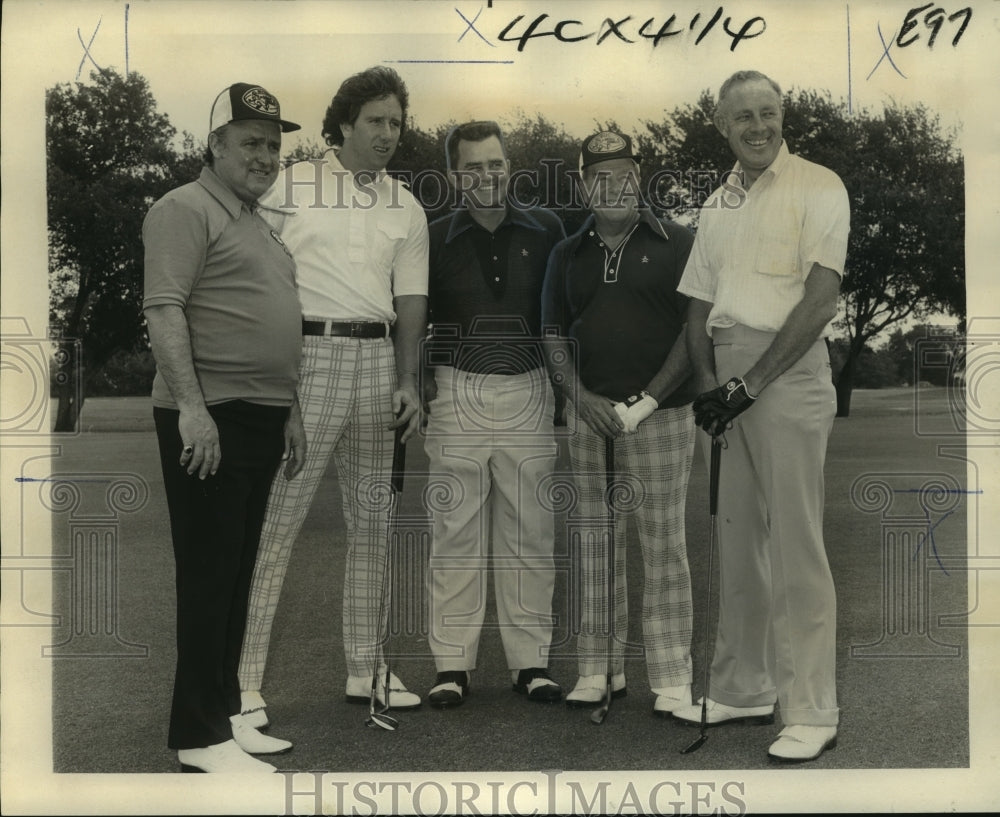 1974 Press Photo John Cieutat at Saints and Sinners Grid Club Golf Tournament