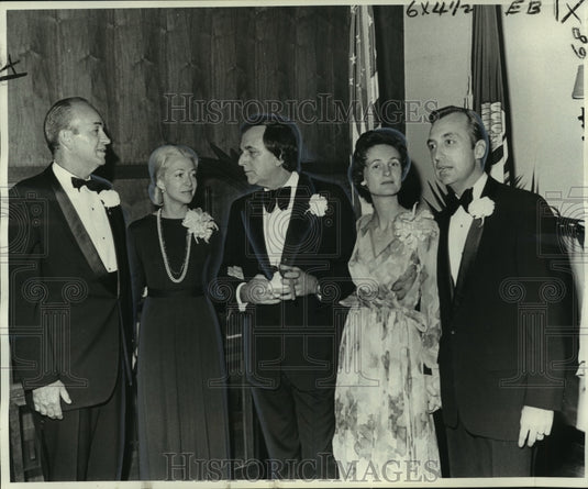 1975 Press Photo Capt. J.W. Clark, Basil Rusovich Jr., Harvey Koch & their wives- Historic Images