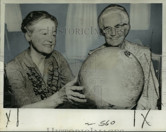 1963 Press Photo Mrs. Hattie Cooper & Mrs. Orena Herd, Gordon Cooper's family