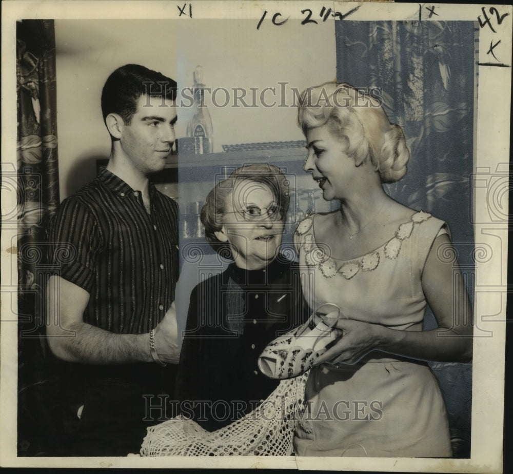 1959 Press Photo Mrs. Marie Coco and Her Daughter Mrs. Lillie Copping