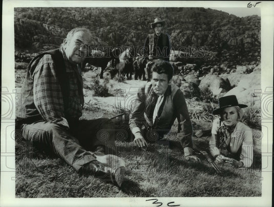 1971 Press Photo Broderick Crawford and others in scene from CBS-TV "Kid Rodelo"- Historic Images