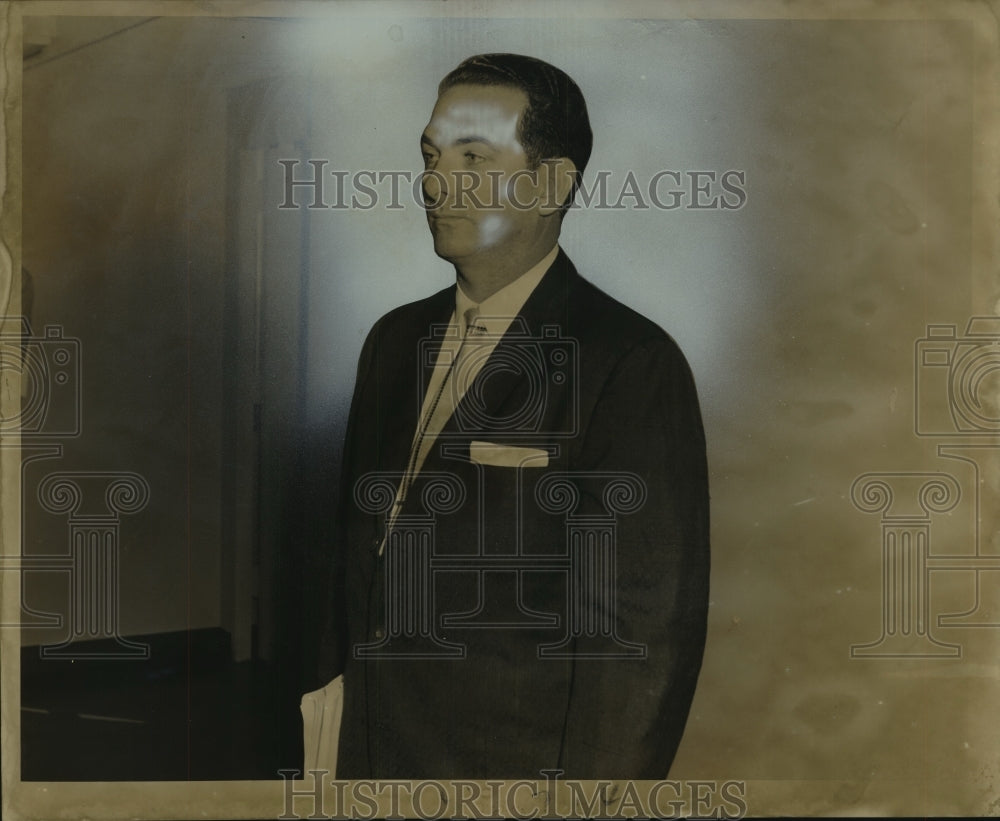 1959 Press Photo Nestor Currault Jr., Westside Transit Lines, Inc. attorney