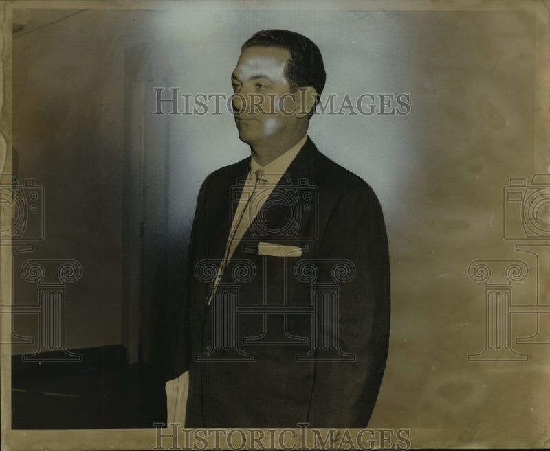 Load image into Gallery viewer, 1959 Press Photo Nestor Currault Jr., Westside Transit Lines, Inc. attorney
