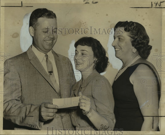 1958 Press Photo Mrs. Sal Cinquigranno, contest winner national women's congress