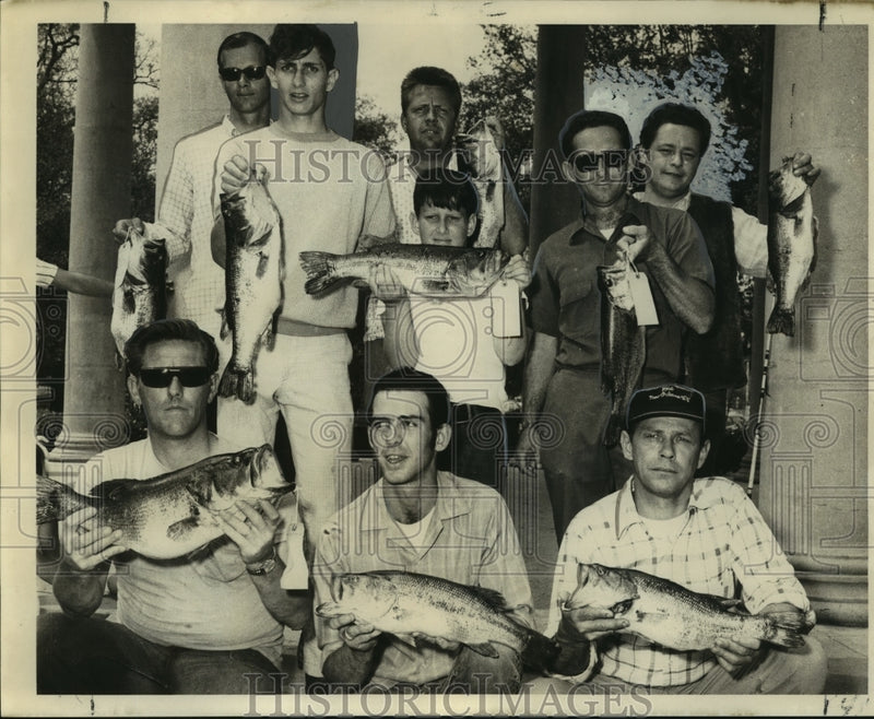 Load image into Gallery viewer, 1970 Press Photo Winners in the 25th annual Big Bass Fishing Rodeo at City Park
