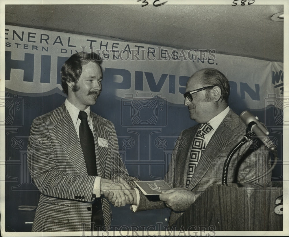 1973 Press Photo National General Theatres, Inc. award given to J. J. Cooper- Historic Images