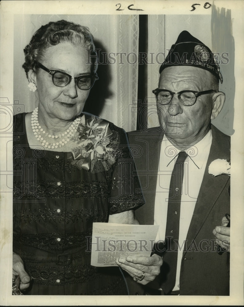 Load image into Gallery viewer, 1965 Press Photo Mrs. Edez Cline and Tony Cline, DAV, New Orleans - noo06624
