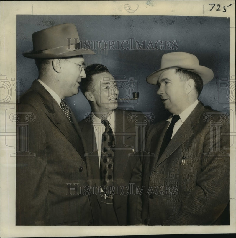 Load image into Gallery viewer, 1952 Press Photo Businessmen - Delegates Meet at Eleanor McMain Jr. High School
