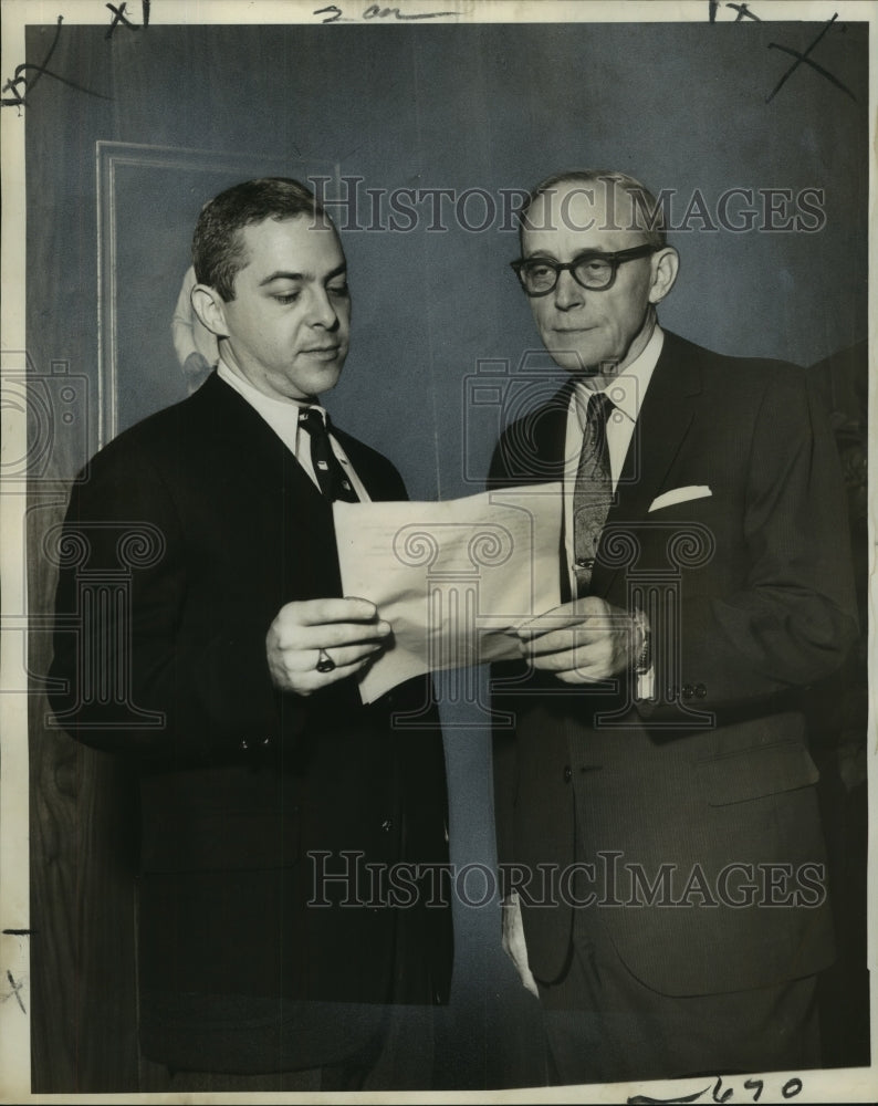 1968 Press Photo Surgery department chairman Dr. Warren Cole &amp; Dr. White Gibson- Historic Images