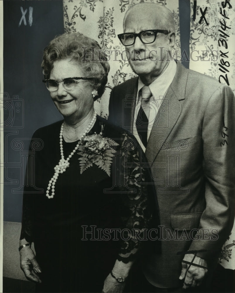 1977 Press Photo Mr. &amp; Mrs. Sam Cipriano celebrate their golden anniversary