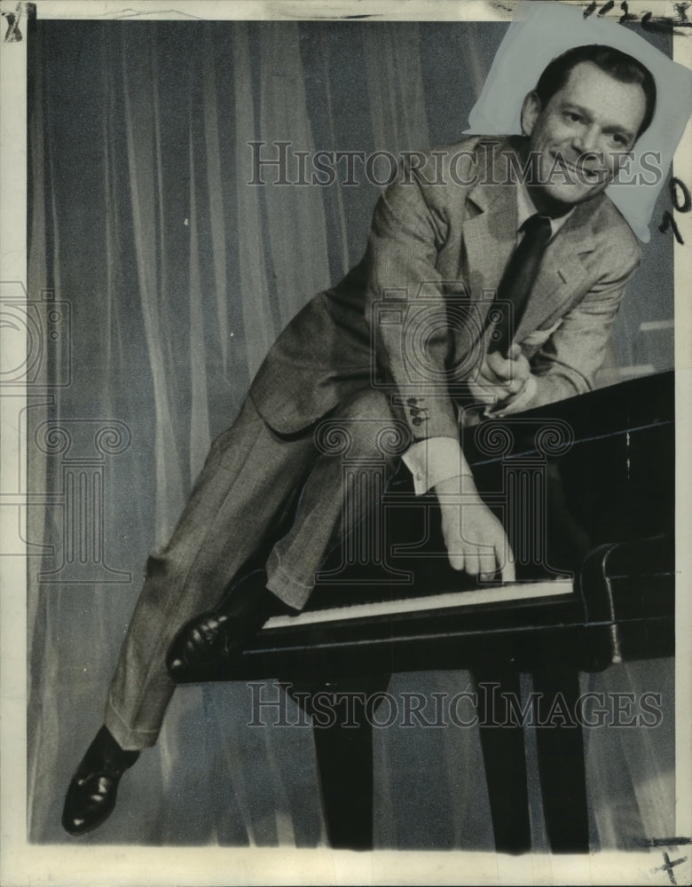 1956 Press Photo American actor and singer, Eddie Constantine - noo06937