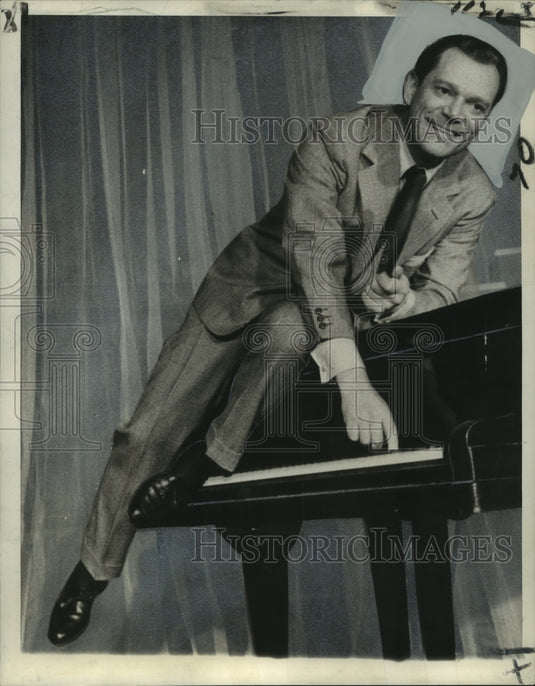 1956 Press Photo American actor and singer, Eddie Constantine - noo06937