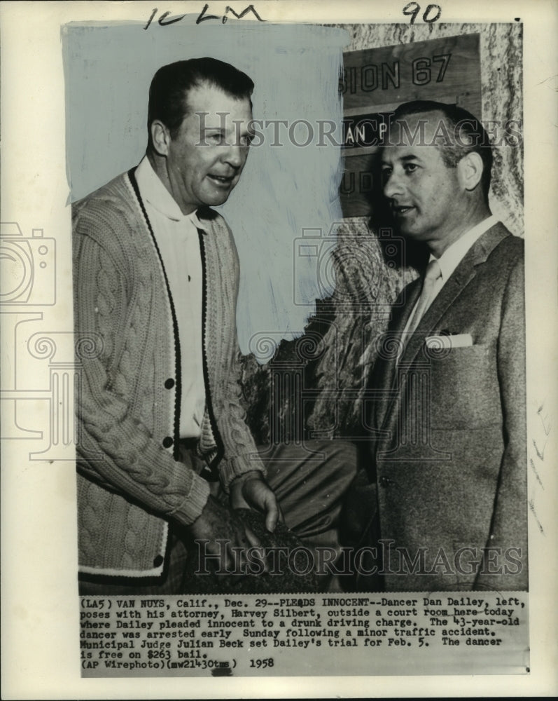 1958 Press Photo Dancer Dan Dailey with Attorney Harvey Silbert at Court- Historic Images