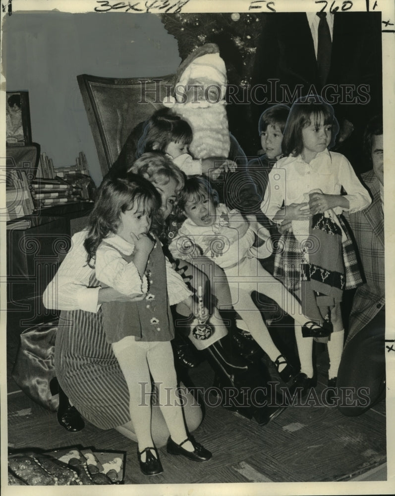 1973 Press Photo Children&#39;s Christmas party given by Young Men&#39;s Business Club- Historic Images