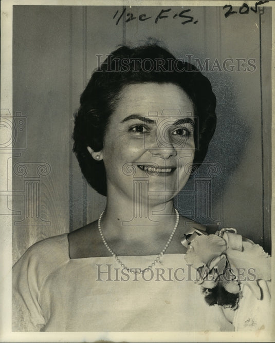 1961 Press Photo Mrs. Harold Dalio new president of Toastmistress Club