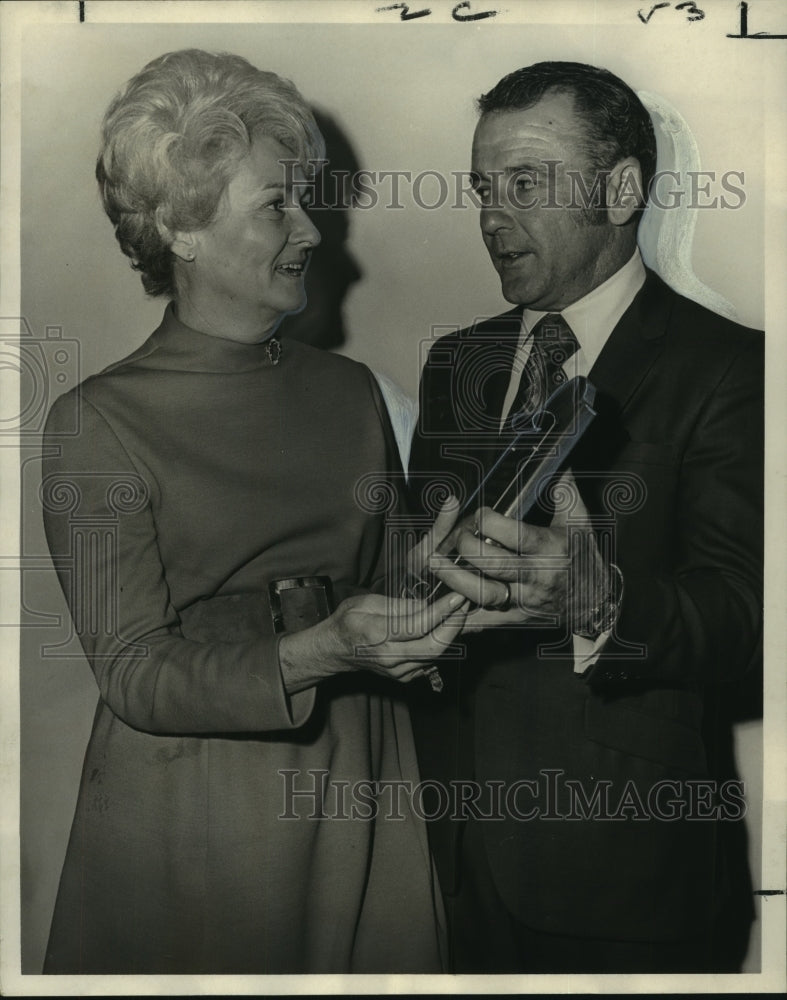 1971 Press Photo New and outgoing presidents, Public Relations Society- Historic Images