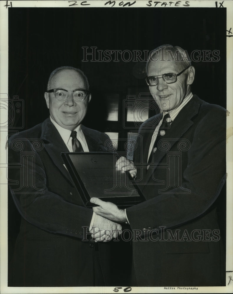 1974 Press Photo Small Business Administration Employee Wins Award- Historic Images