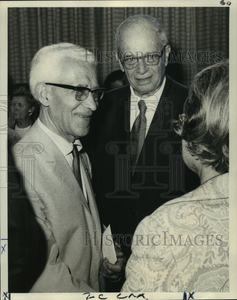 1970 Press Photo Henry Curtis &amp; Roger Secretain welcome Mayor of Orleans, France- Historic Images