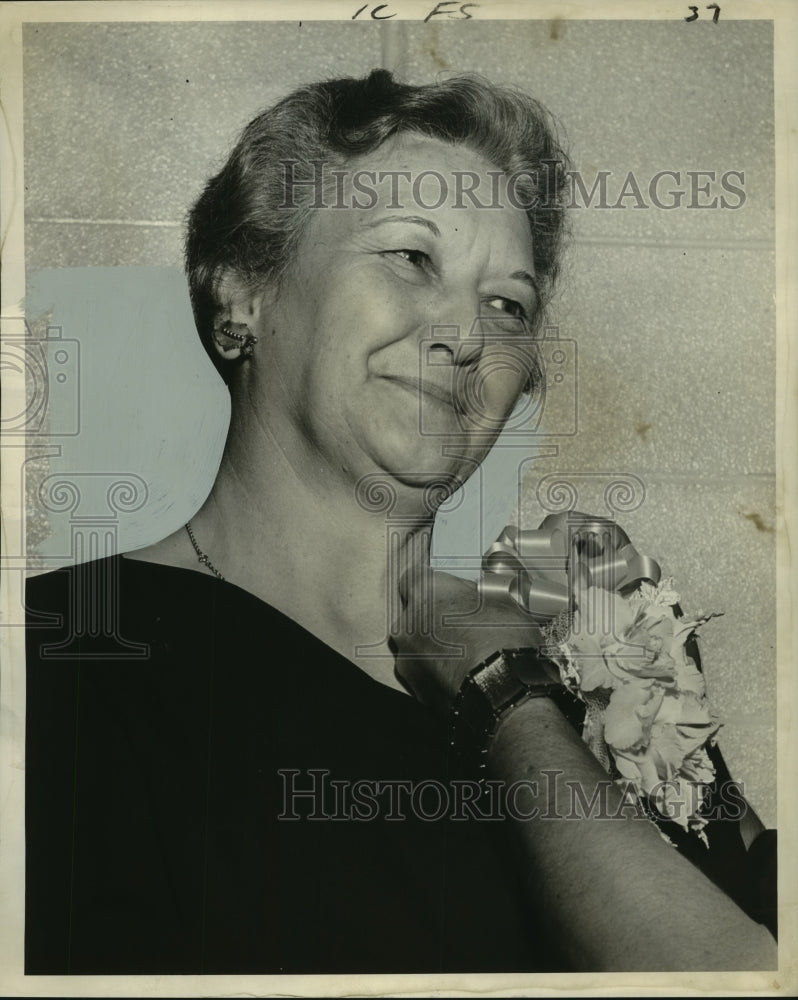 1983 Press Photo Miss Mildred Couvillon honored for 38 years as educator- Historic Images