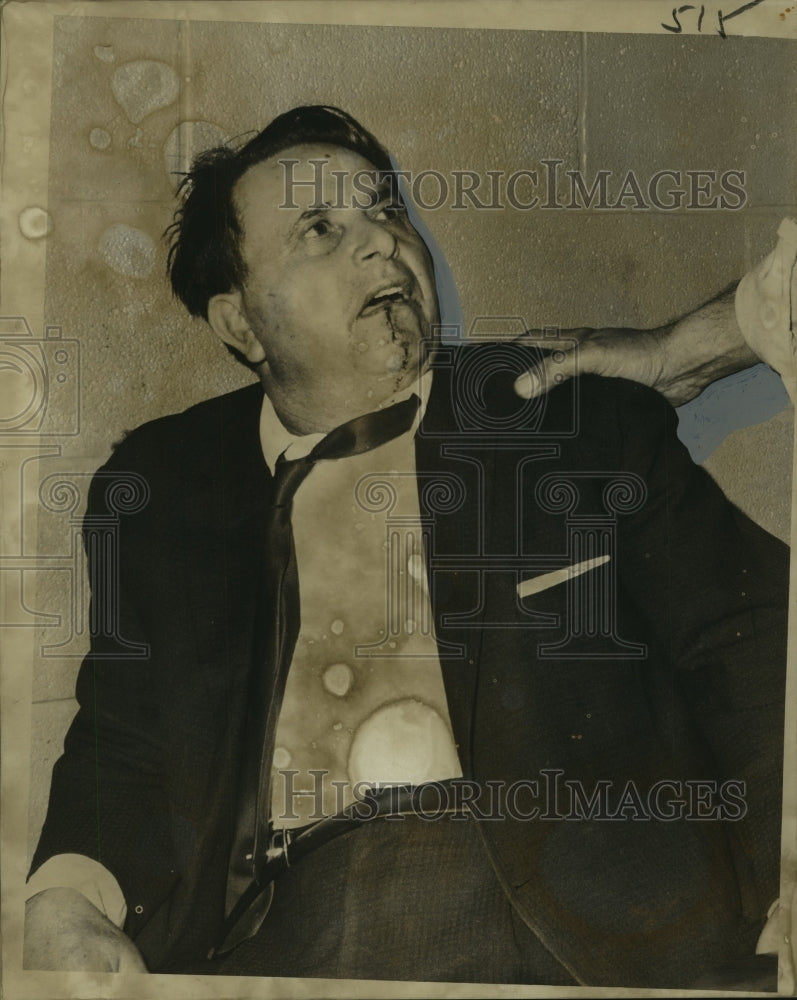 Load image into Gallery viewer, 1966 Press Photo Giuseppe Corona, Charged with Aggravated Battery for Fight

