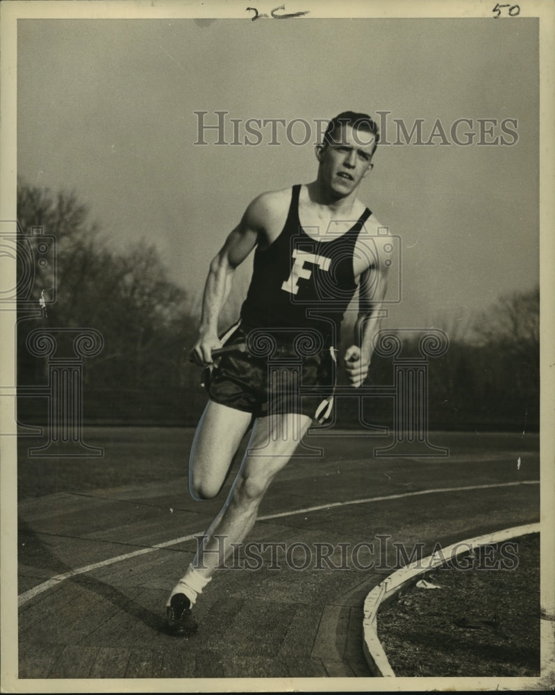 1967 Press Photo Track and Field Runner Tom Courtney - noo07849- Historic Images