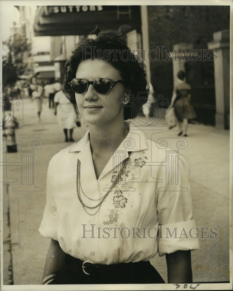 1964 Press Photo Dianne Couch, Bank teller, 11317 Will Stutley - noo07886
