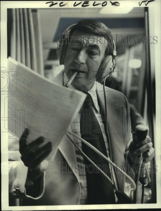 1974 Press Photo Howard Cosell on "NFL Monday Night Football" - ABC-TV Network- Historic Images
