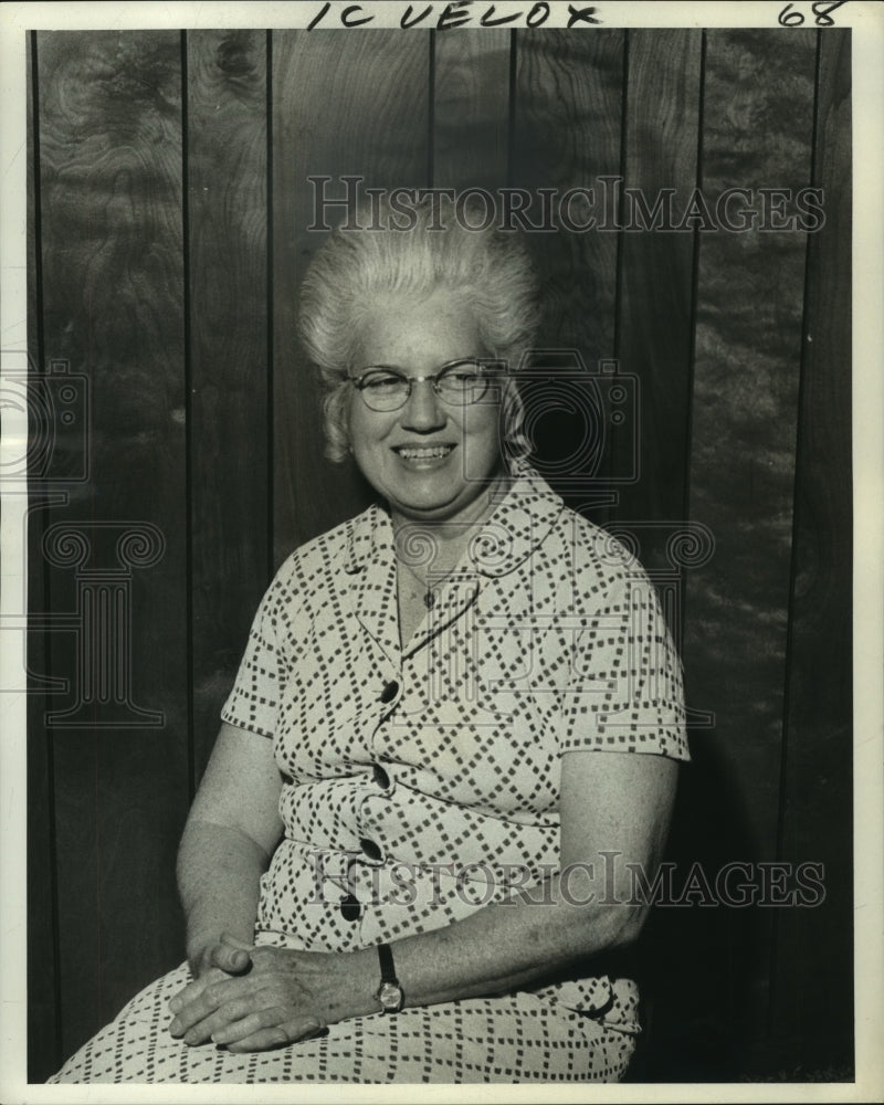 1973 Press Photo Grace Crombie, installed as regent of Court Mater Dei No. 868- Historic Images