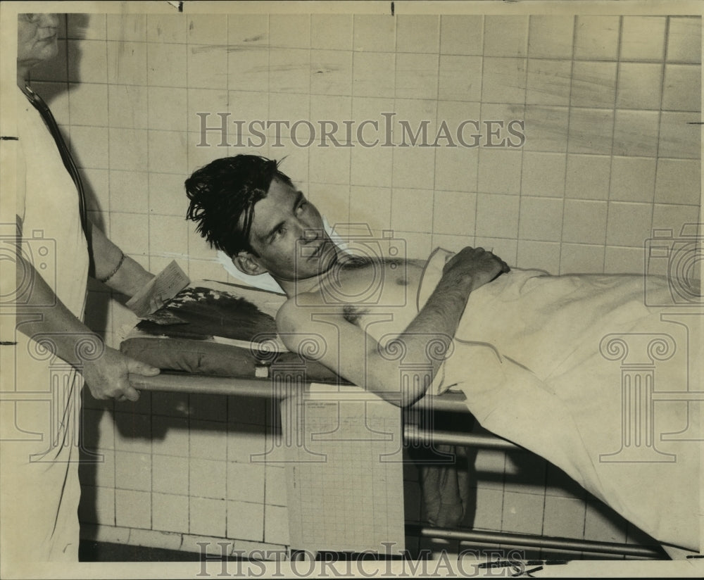  Press Photo Burglar Jack Lee Cooper of Gretna admitted to Charity Hospital- Historic Images