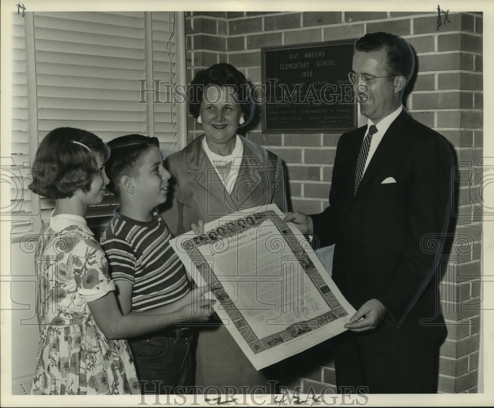 1961 Press Photo Sertoma Club members & Ray Abrams students during Freedom Week